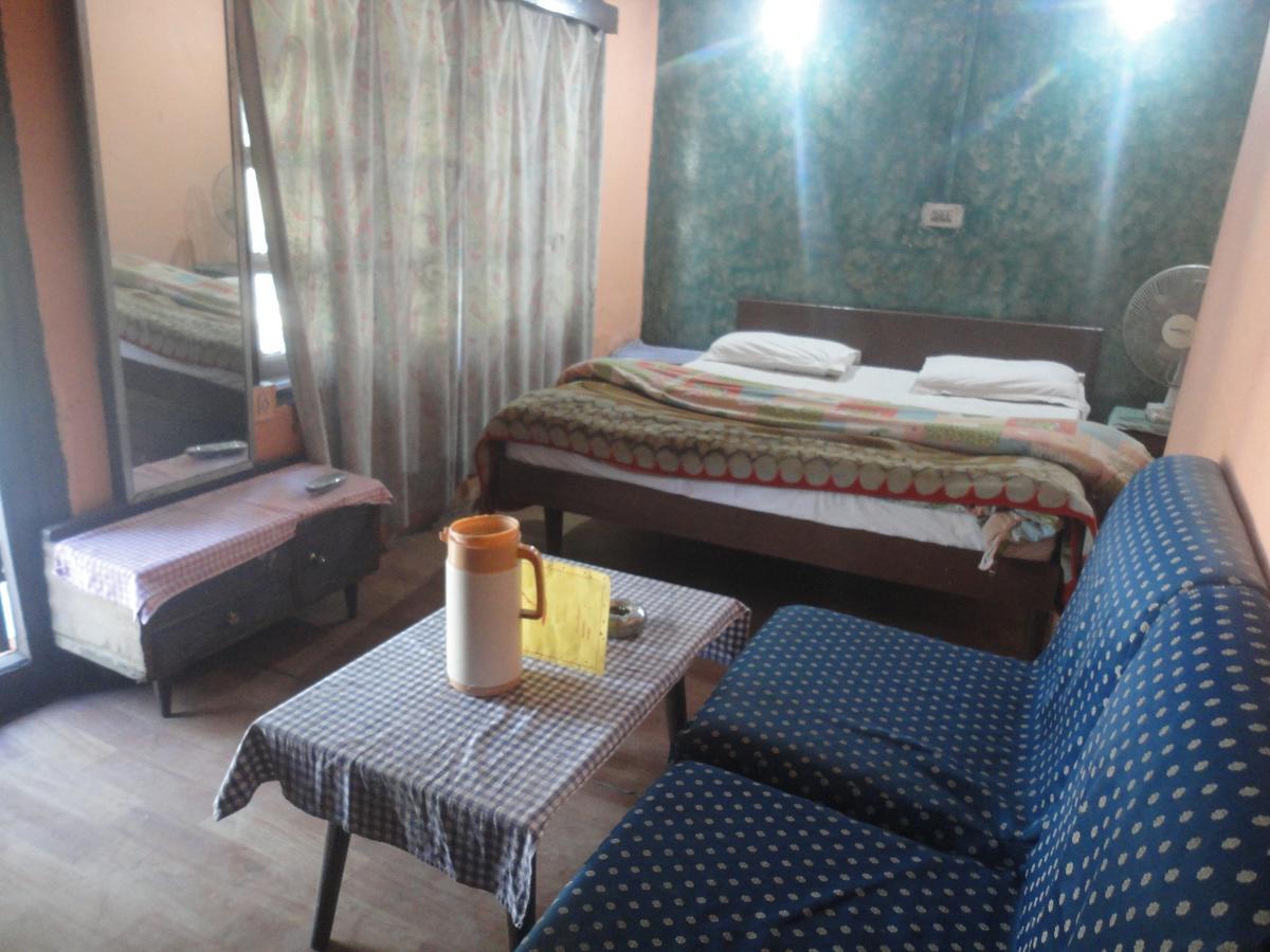 Hotel Walnut Grove Masuri Exterior foto